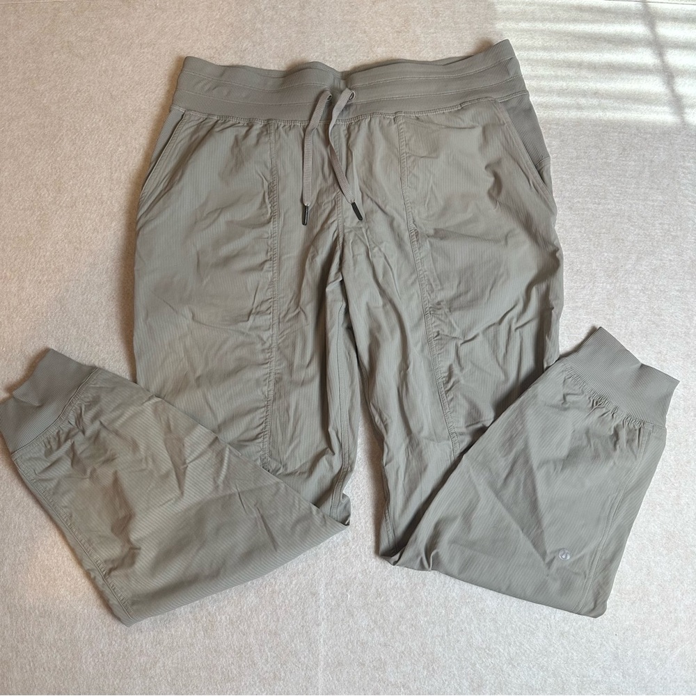 Lululemon Women's Dance Studio Jogger Pants Size 12 Sage Gray Mid-Rise 29" Insea